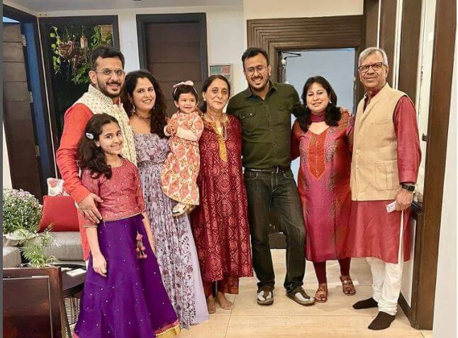 Aman Gupta with his family