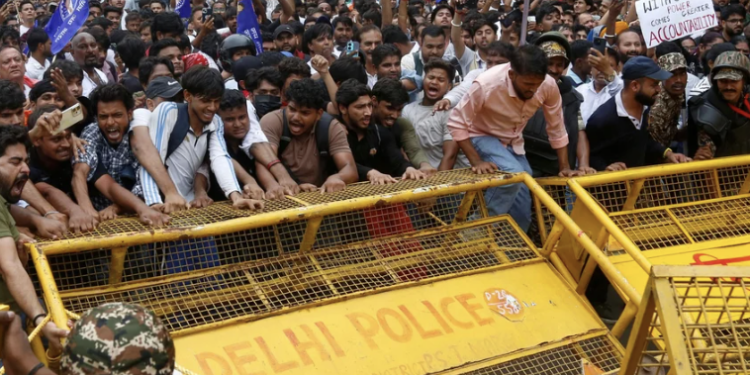 India’s Student-Led ‘Cockroach’ Movement Gathers Momentum as Protesters Return to Delhi Streets